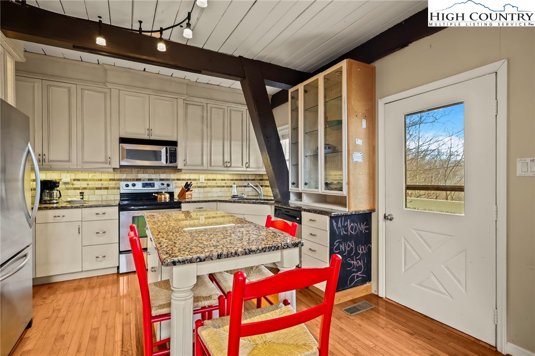 207 Pinnacle Ridge Road Property Photo 14