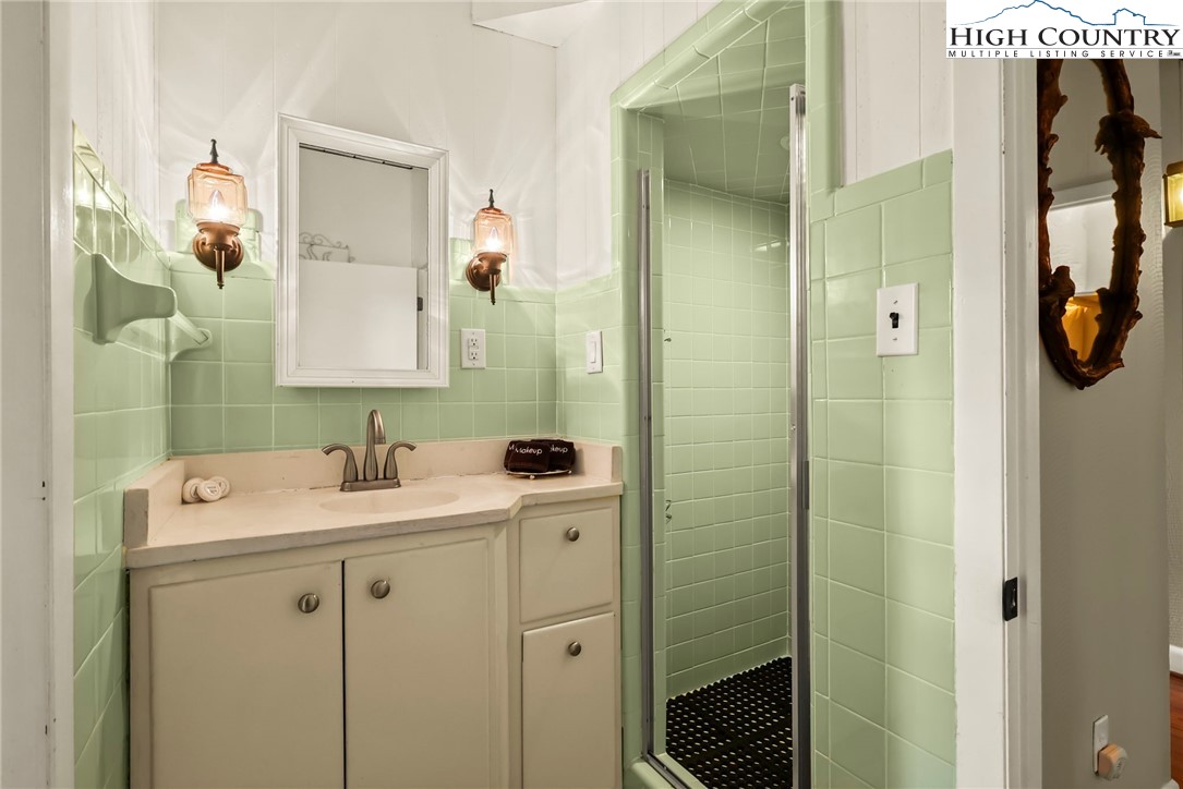 207 Pinnacle Ridge Road Property Photo 28