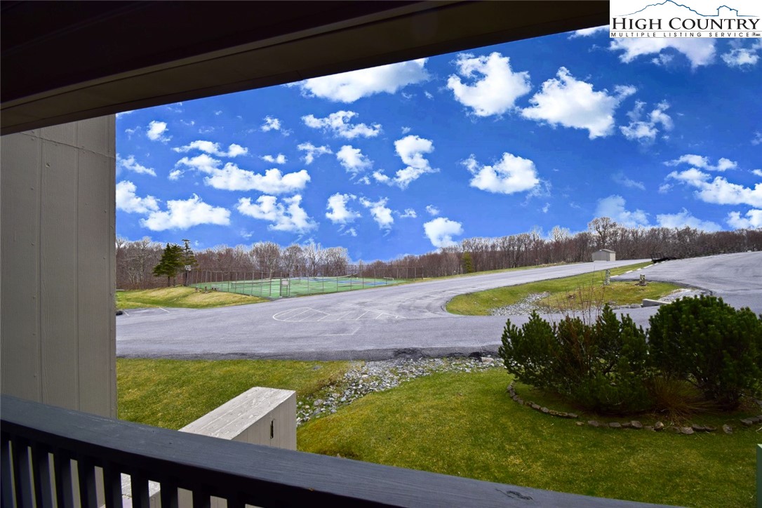 301 Pinnacle Inn Road 3130 Property Photo 6