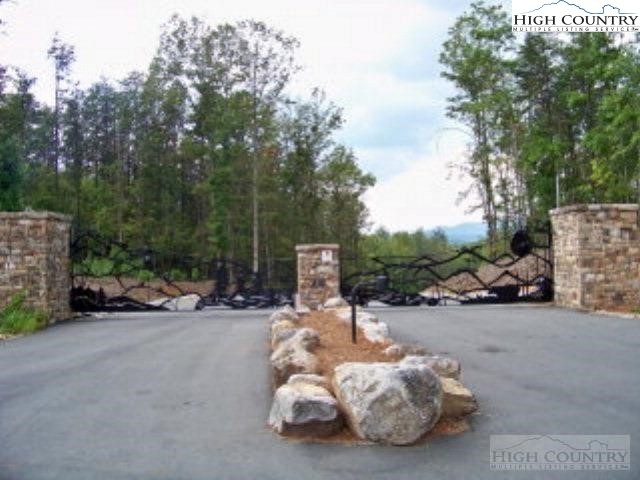 1552 Bear Cliff Drive Lake Property Photo 1