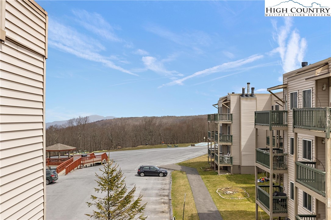 301 Pinnacle Inn Road 3302 Property Photo 1