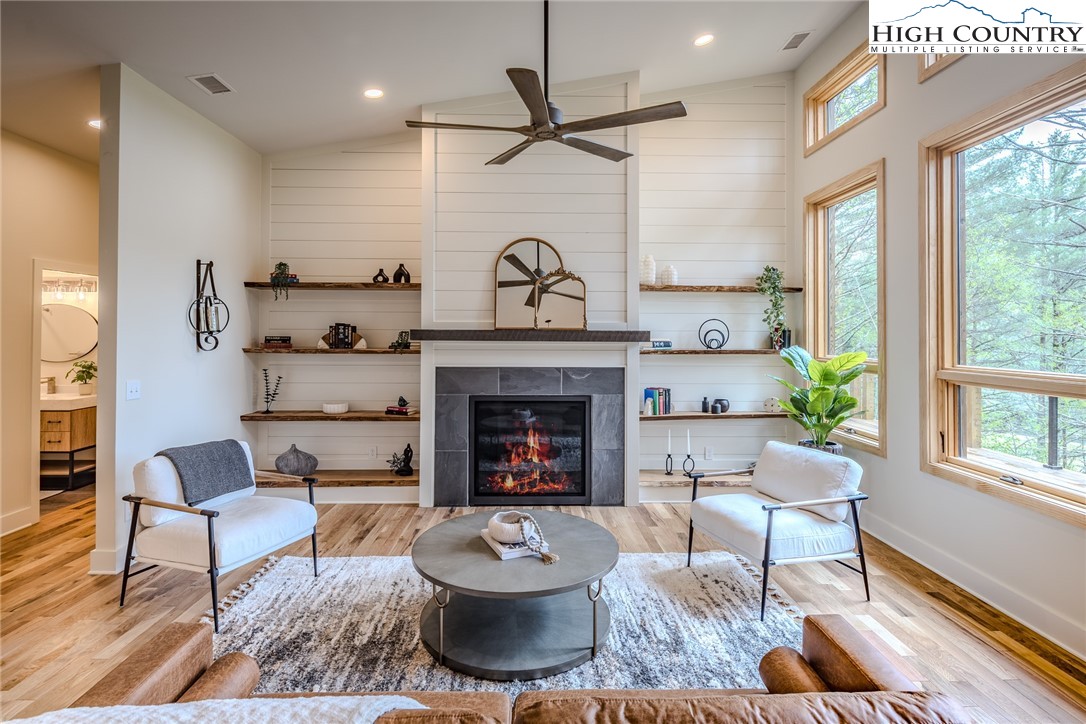 281 New River Farms Road Property Photo 7