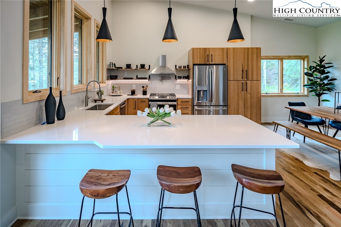 281 New River Farms Road Property Photo 13