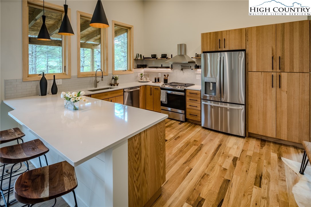 281 New River Farms Road Property Photo 14