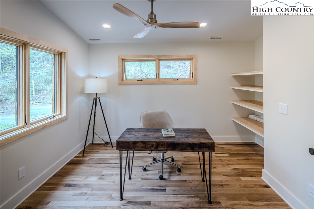 281 New River Farms Road Property Photo 21