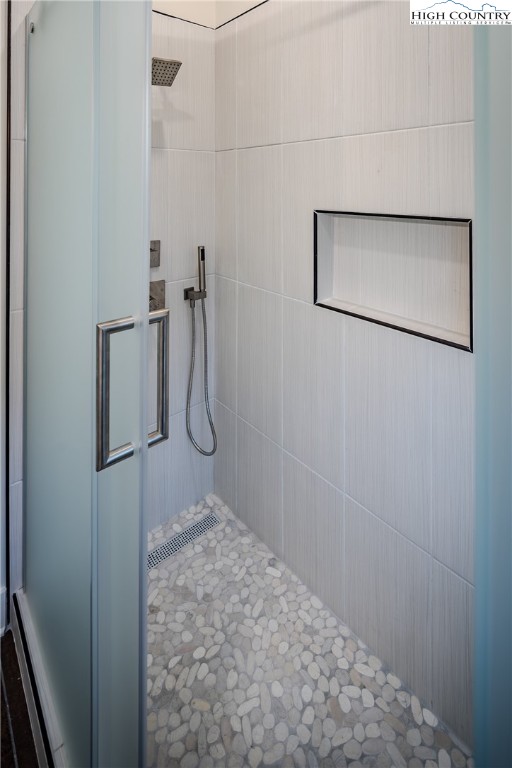 281 New River Farms Road Property Photo 29