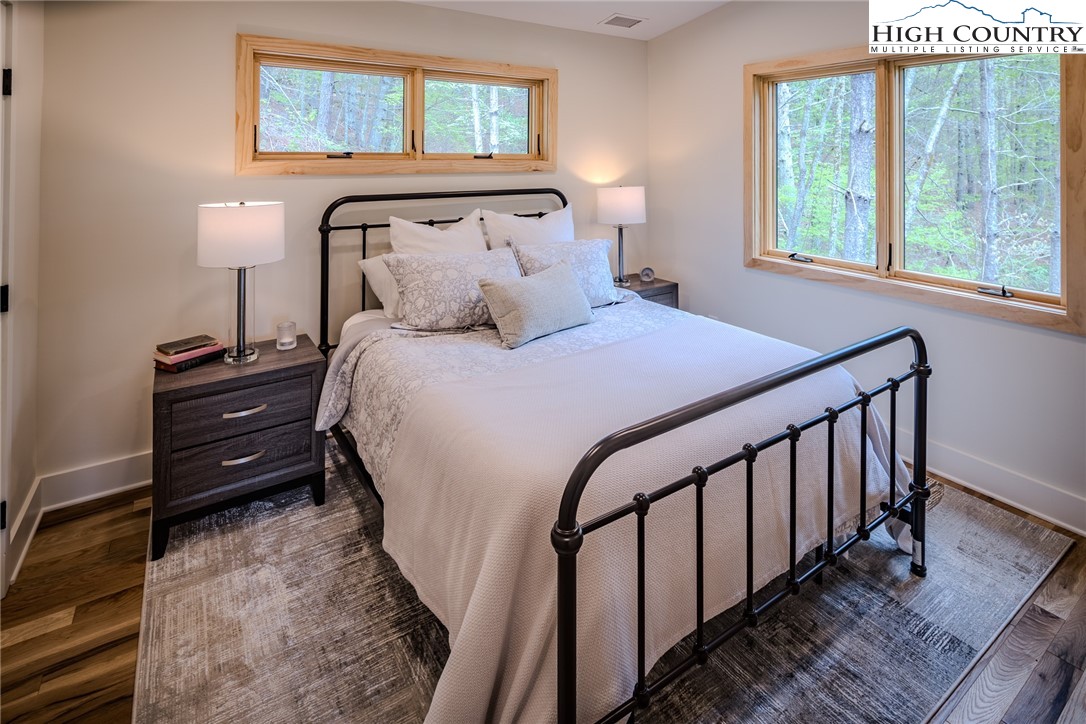 281 New River Farms Road Property Photo 30