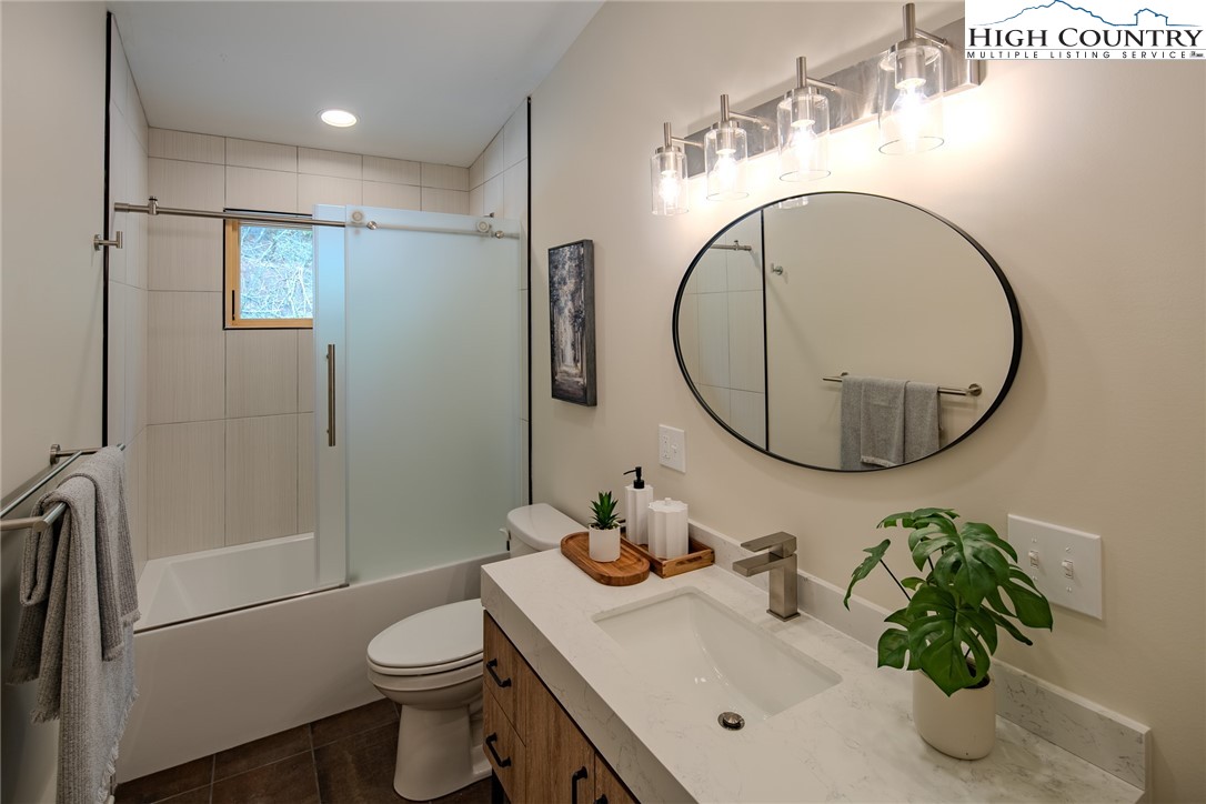 281 New River Farms Road Property Photo 33