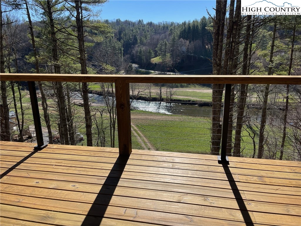 281 New River Farms Road Property Photo 40