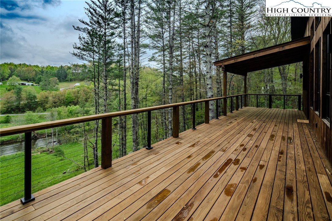 281 New River Farms Road Property Photo 41