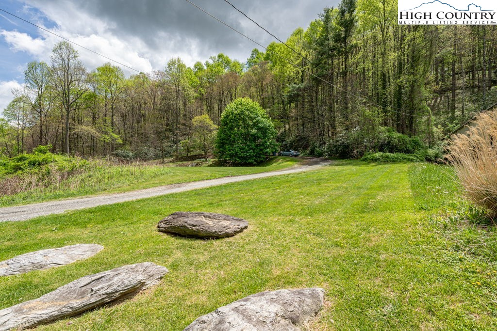 2137 Nc Highway 105 Property Photo 2