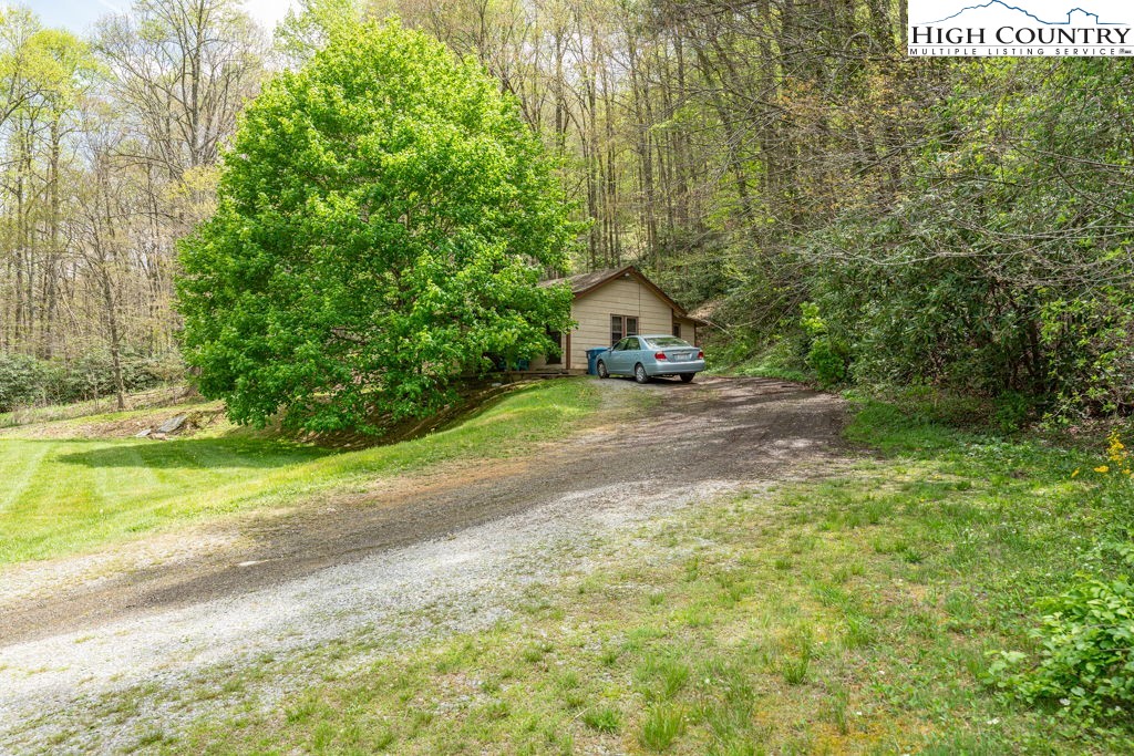 2137 Nc Highway 105 Property Photo 5