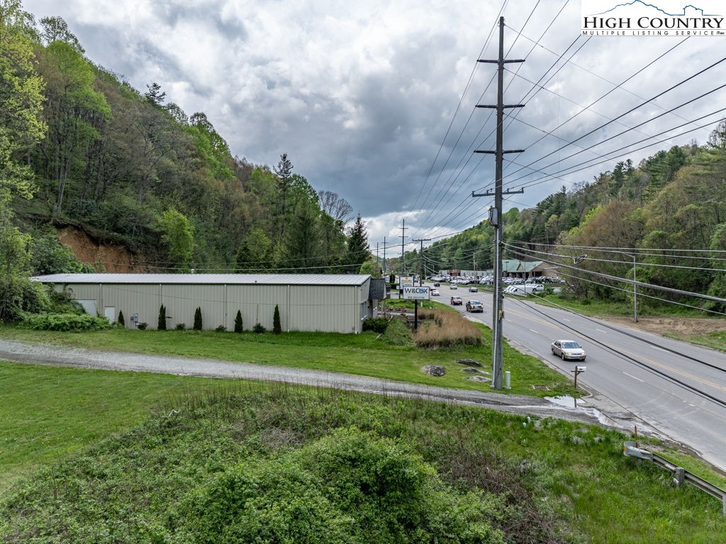 2137 Nc Highway 105 Property Photo 9