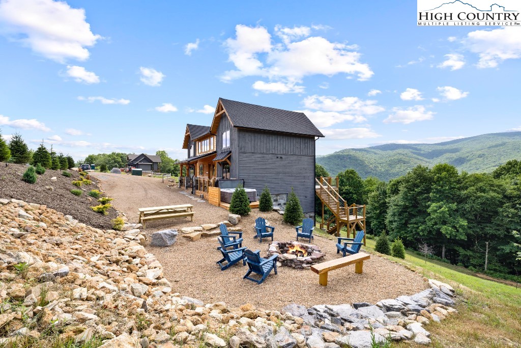 1030 High Valley Overlook Property Photo 4