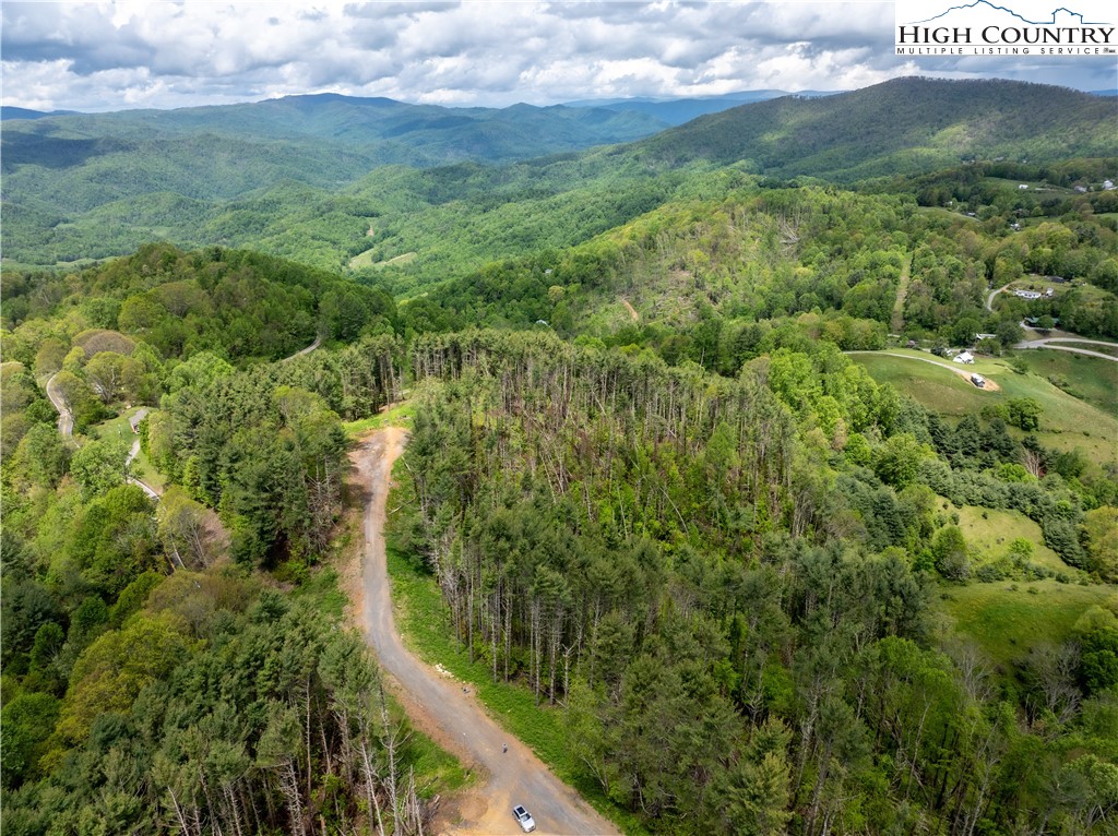 Wr-60 Clouds Rest Drive Property Photo 8