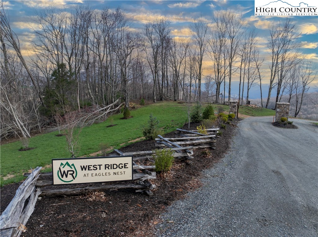 Wr-60 Clouds Rest Drive Property Photo 11