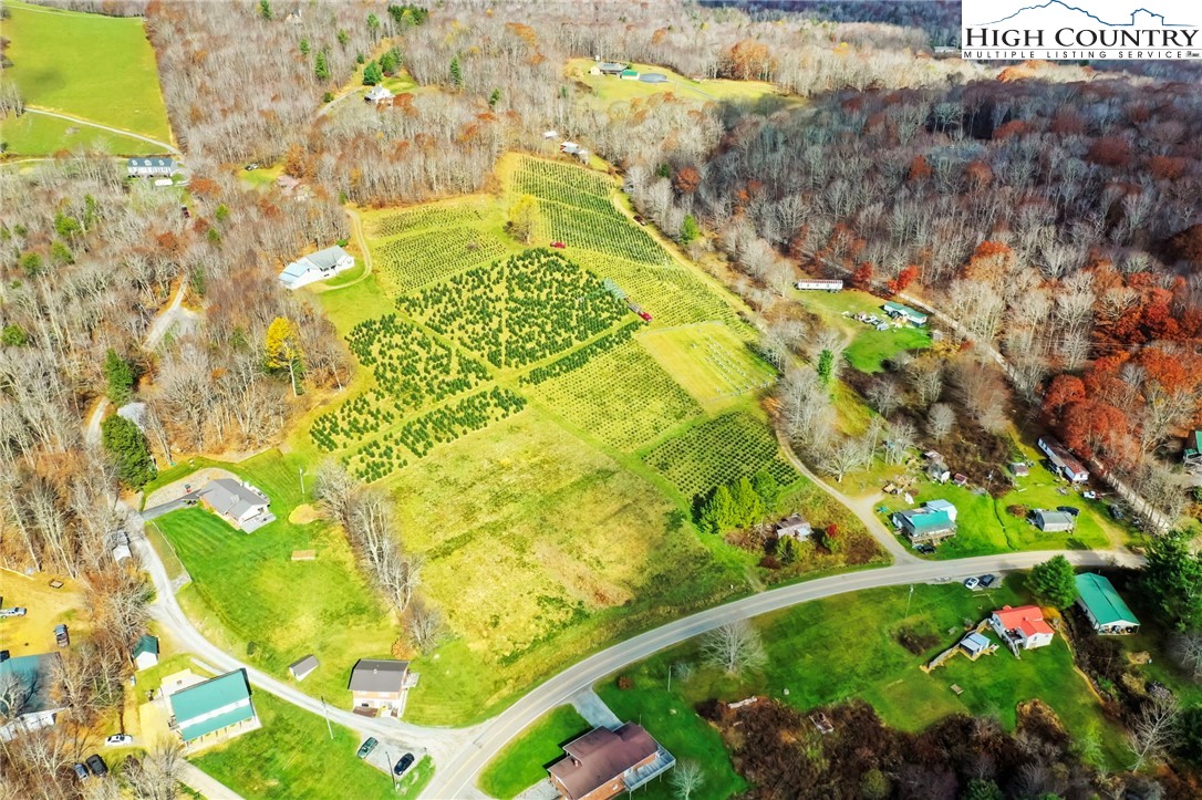 6104 Howards Creek Road Property Photo 22