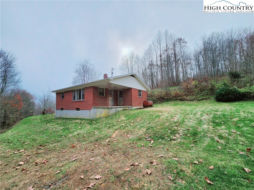 6104 Howards Creek Road Property Photo 28