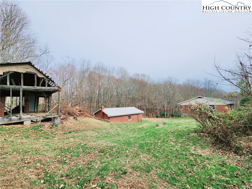 6104 Howards Creek Road Property Photo 29