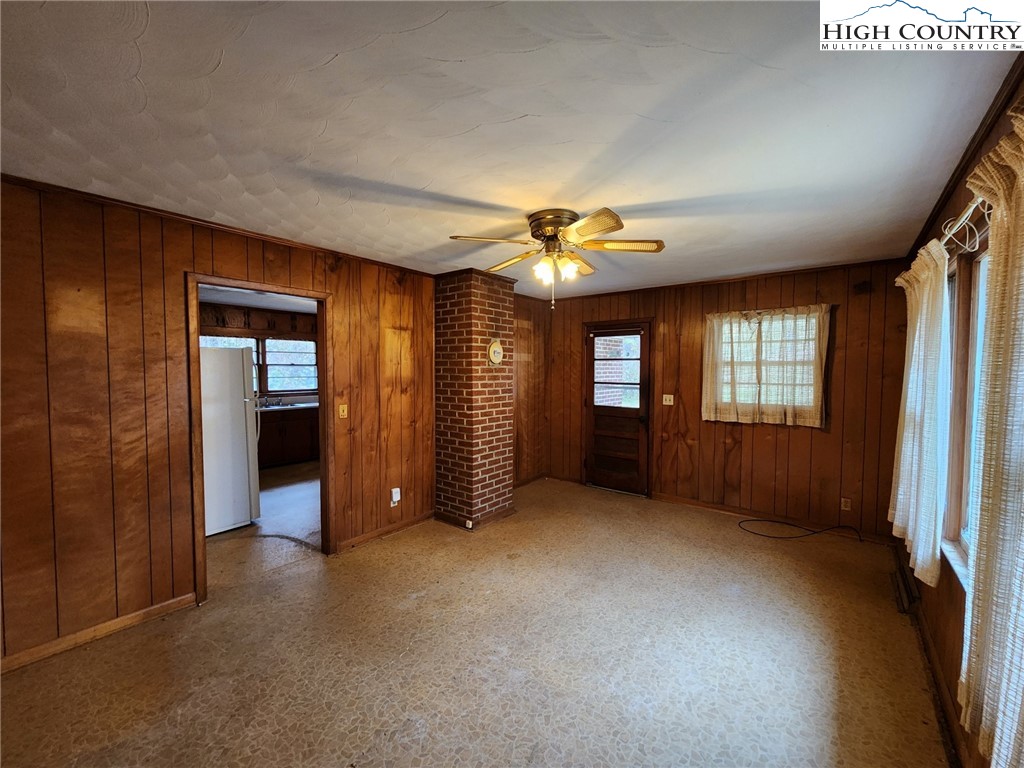 6104 Howards Creek Road Property Photo 38