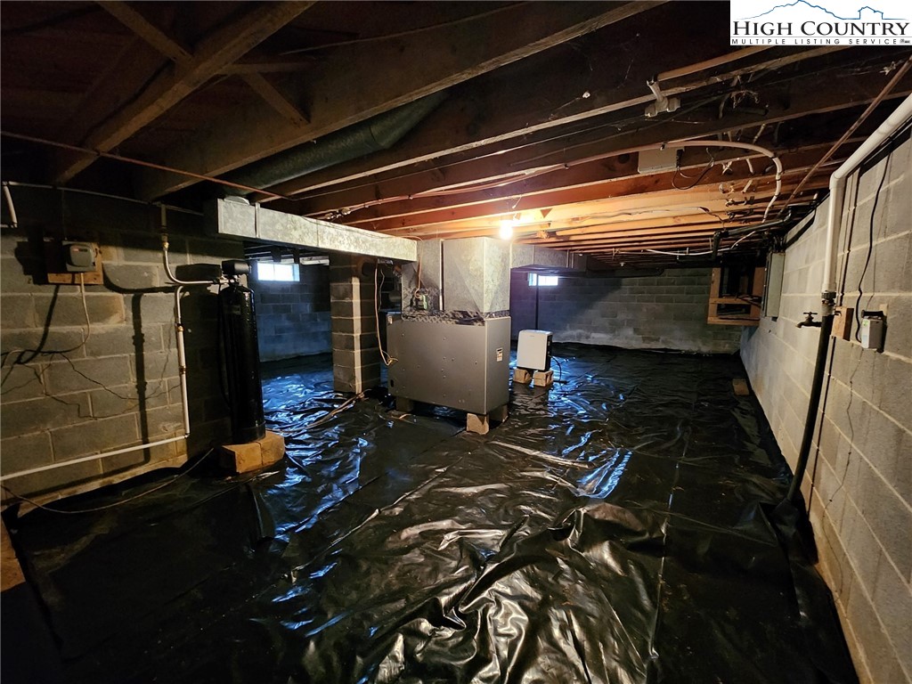 6104 Howards Creek Road Property Photo 46