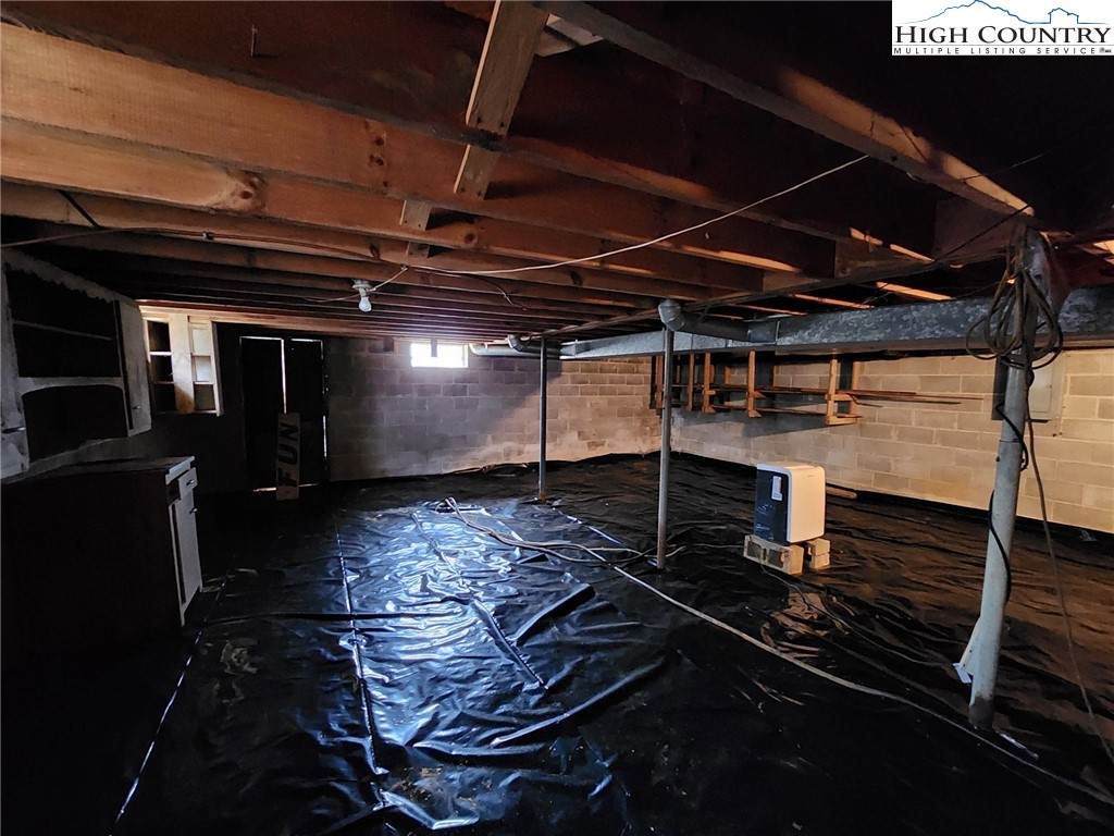 6104 Howards Creek Road Property Photo 47