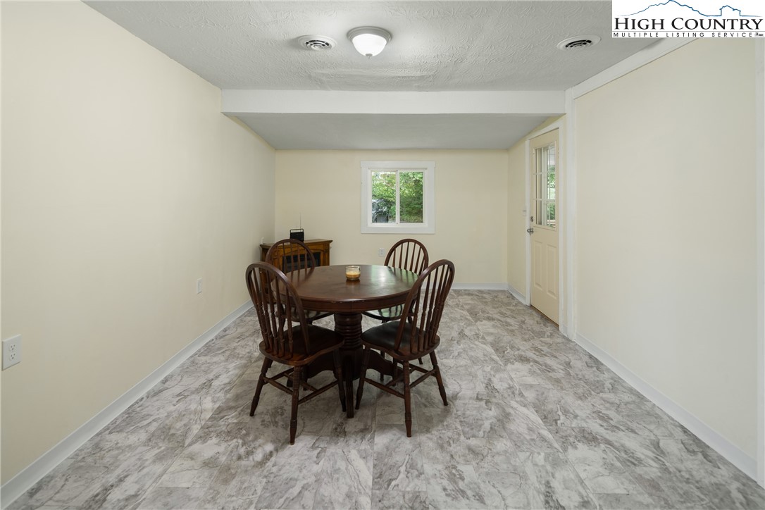 1227 Poga Road Property Photo 8