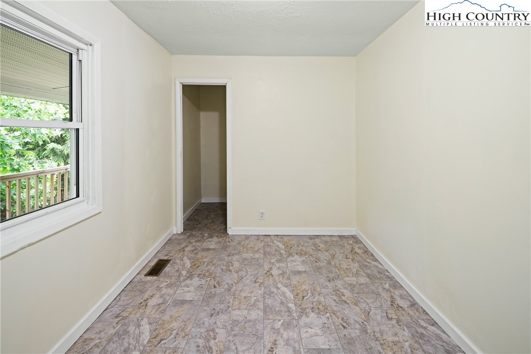 1227 Poga Road Property Photo 9