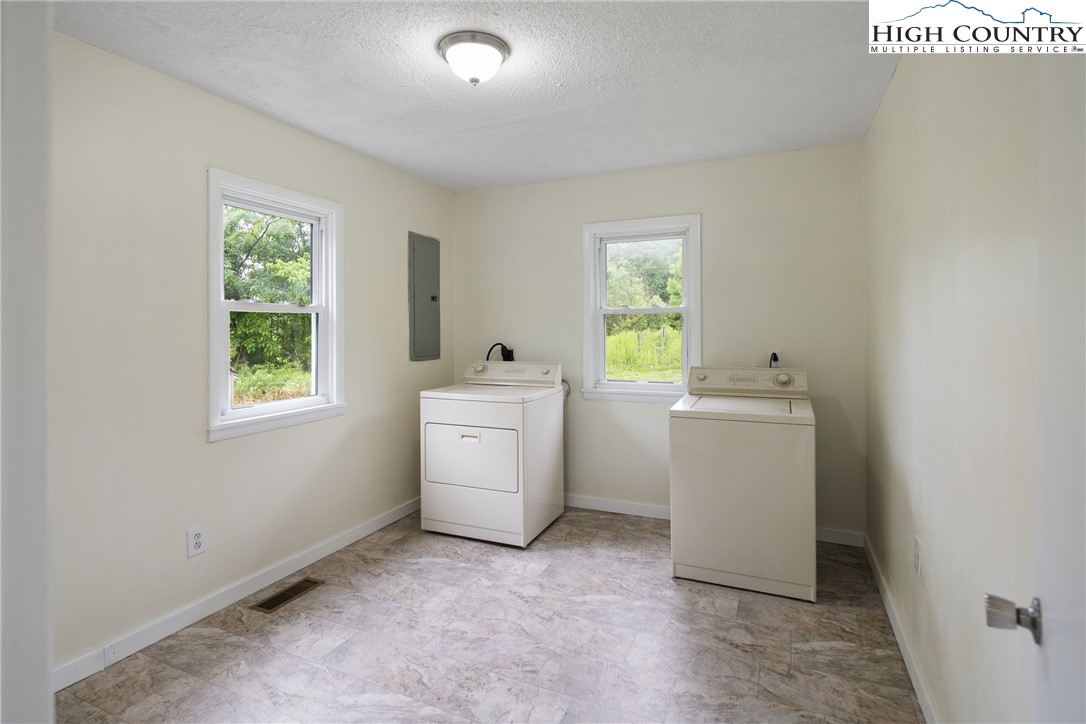 1227 Poga Road Property Photo 12