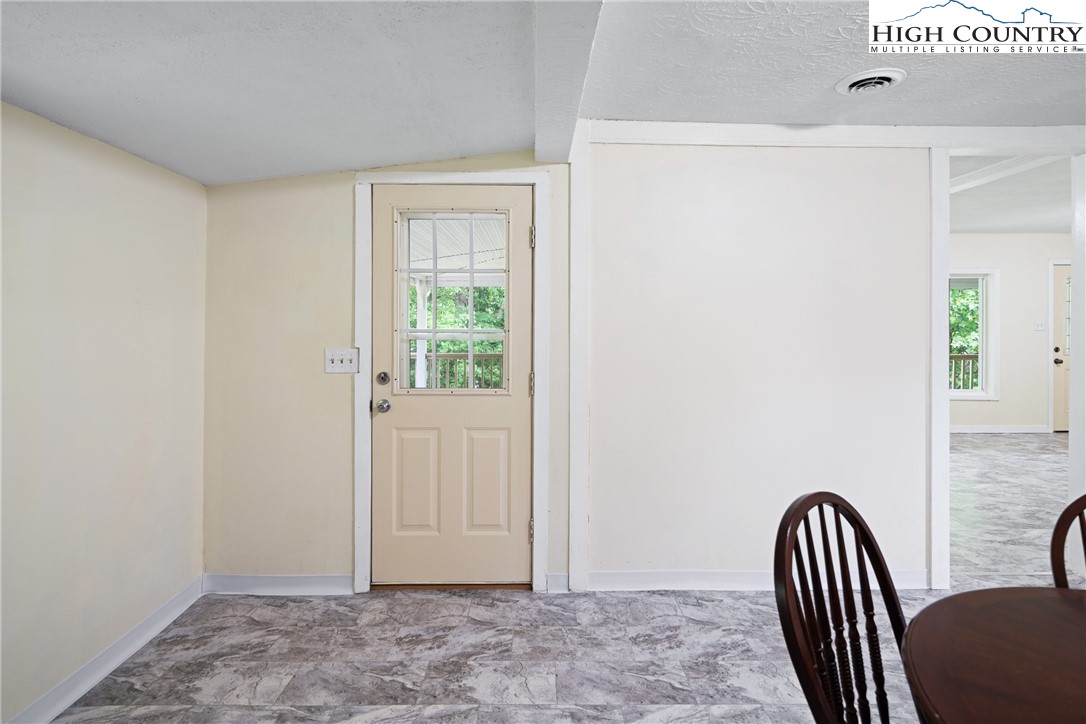 1227 Poga Road Property Photo 17