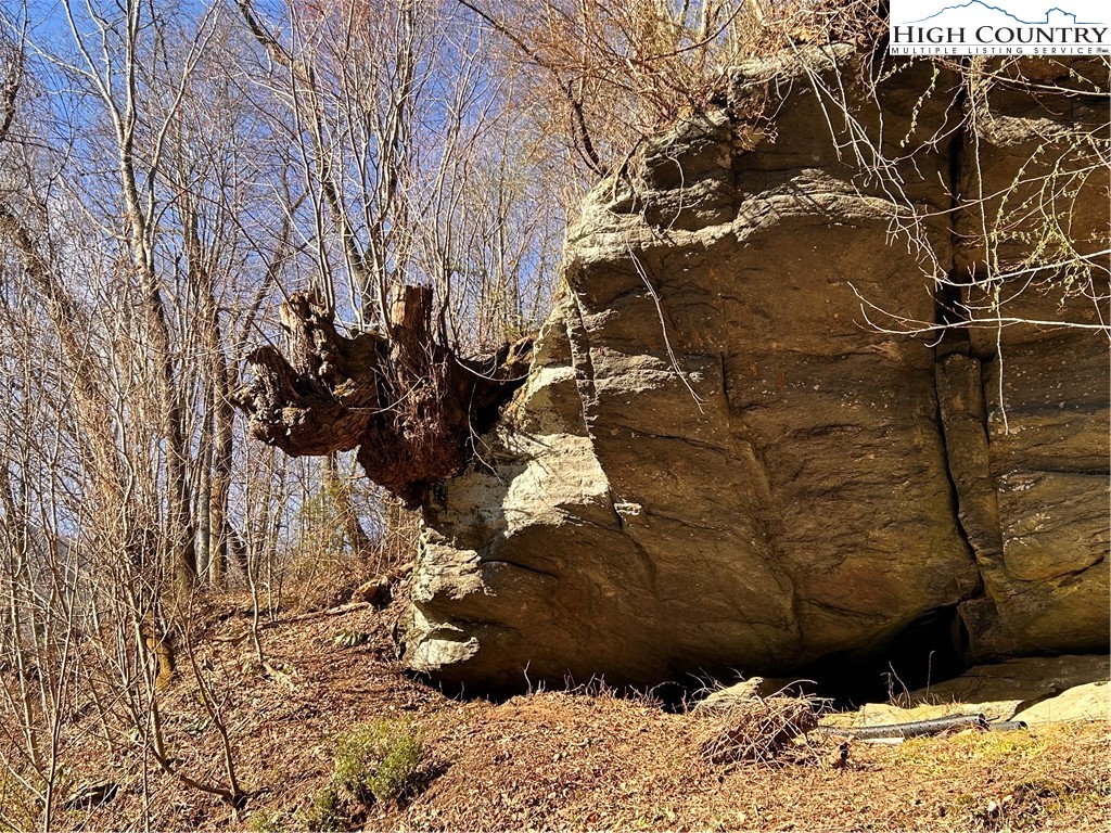 1122 Three Mile Highway Property Photo 4