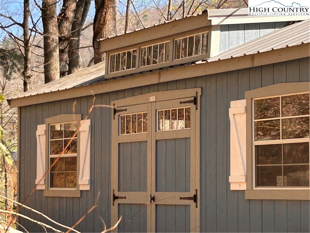 1122 Three Mile Highway Property Photo 11