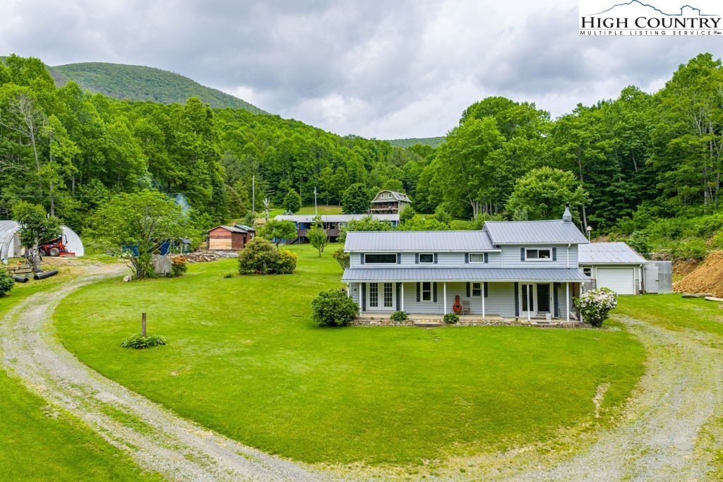 175 Roaring Fork Road Property Photo 3