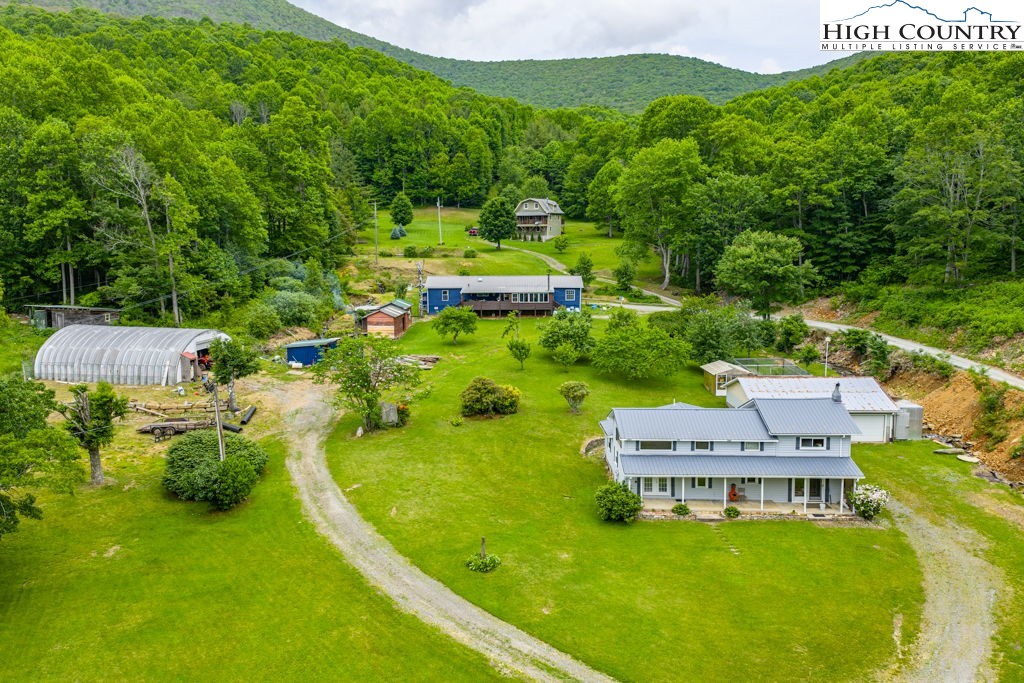 175 Roaring Fork Road Property Photo 4