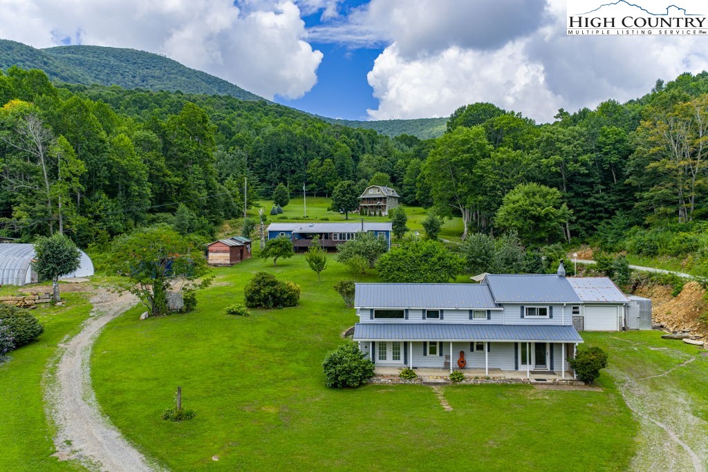 175 Roaring Fork Road Property Photo 5