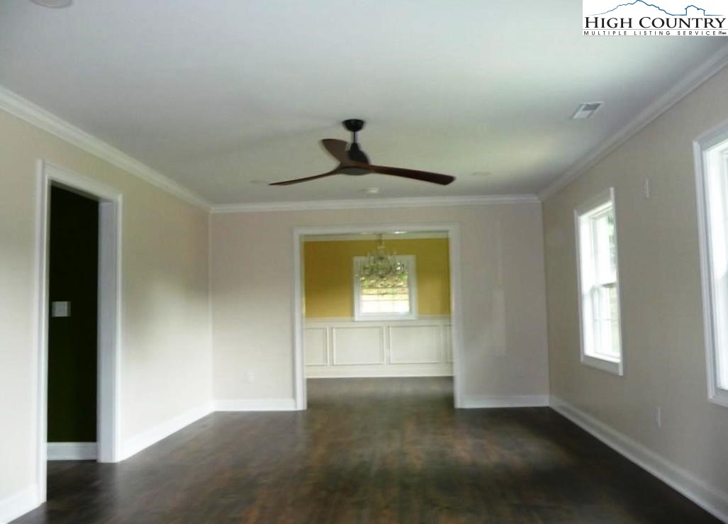 384 New River Heights Property Photo 5