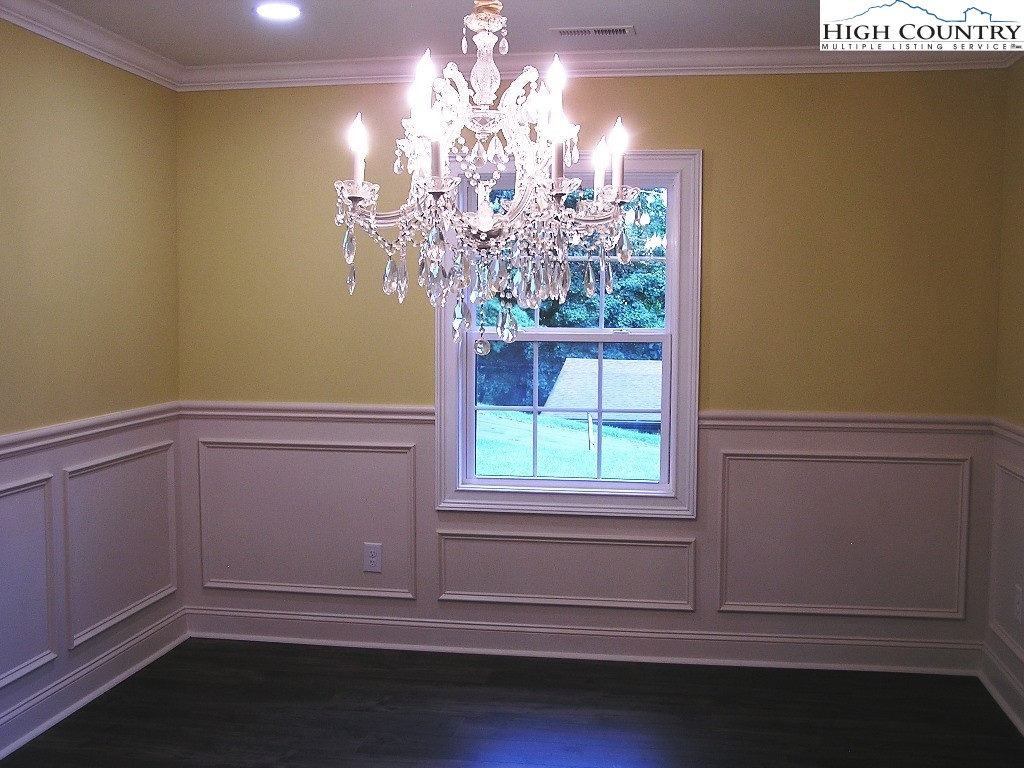 384 New River Heights Property Photo 6
