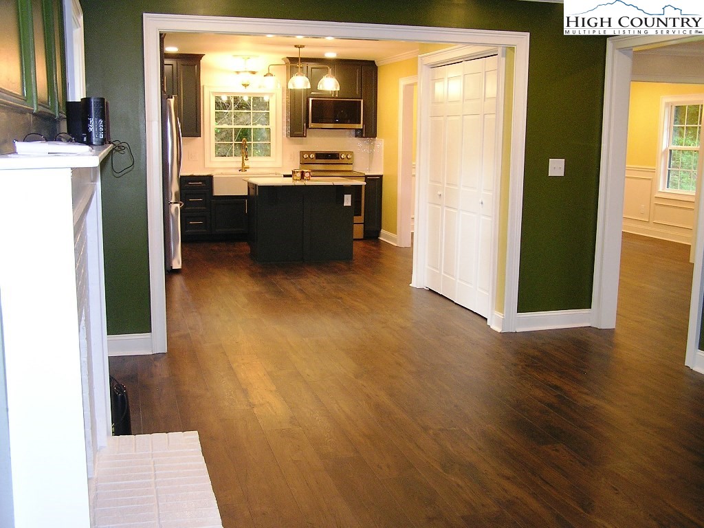 384 New River Heights Property Photo 12