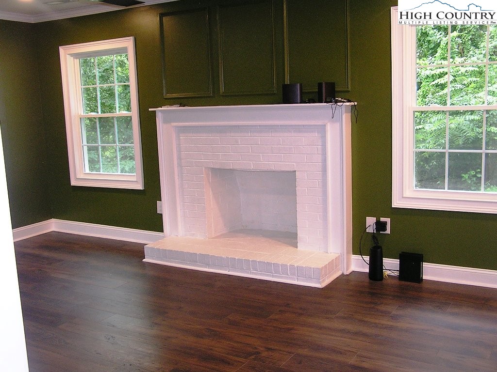 384 New River Heights Property Photo 14