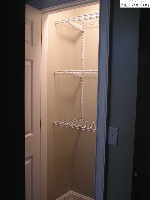 384 New River Heights Property Photo 18