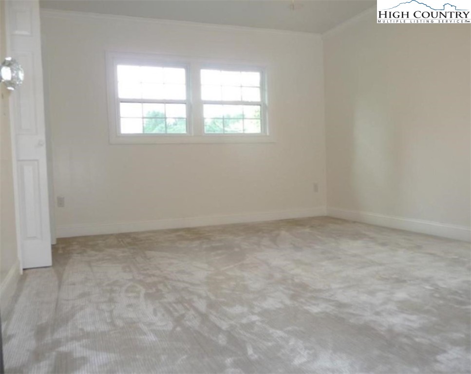 384 New River Heights Property Photo 30