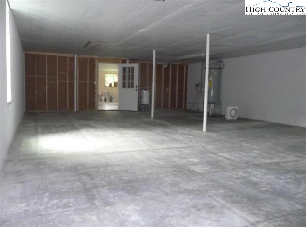 384 New River Heights Property Photo 35