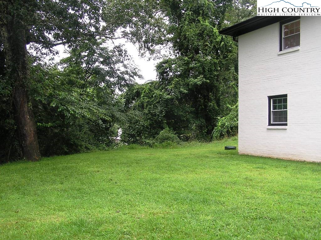 384 New River Heights Property Photo 41