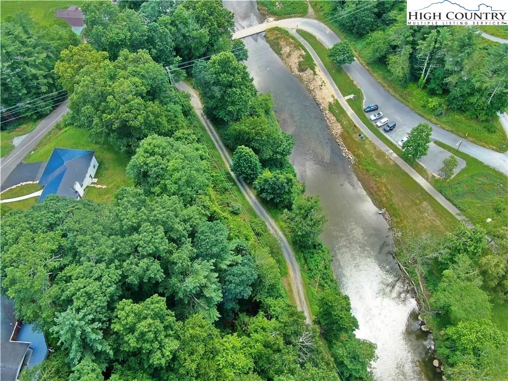 384 New River Heights Property Photo 44