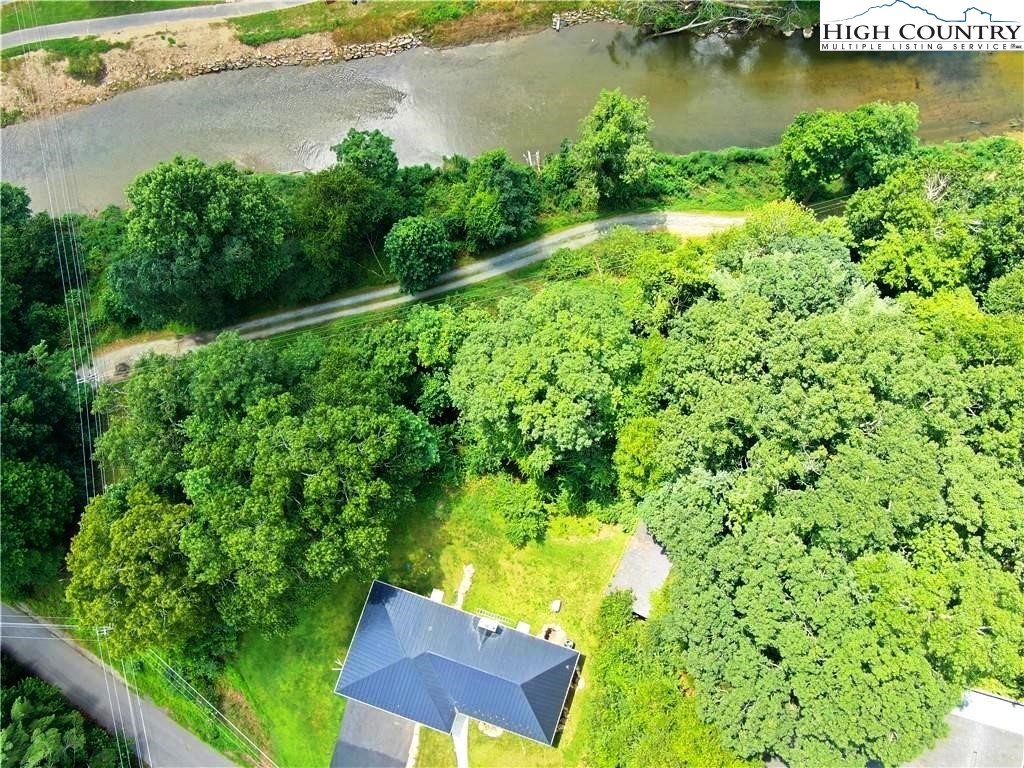 384 New River Heights Property Photo 45