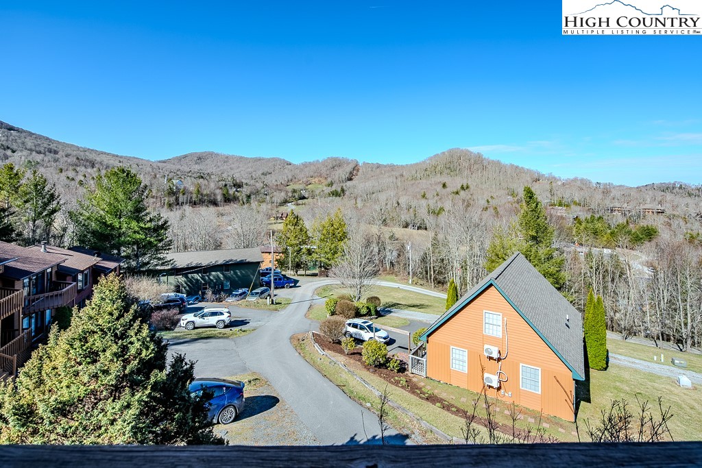 270 Elk Hill Drive Property Photo 6