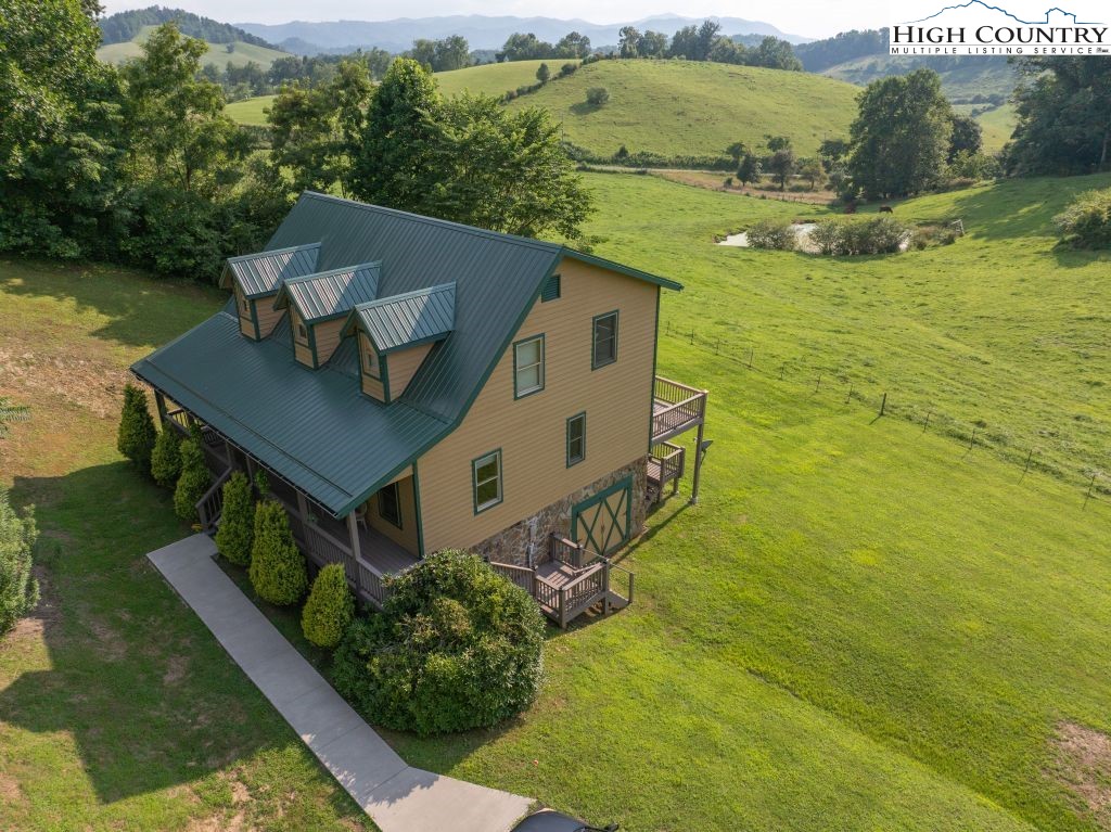 1212 Dry Hill Road Property Photo 4