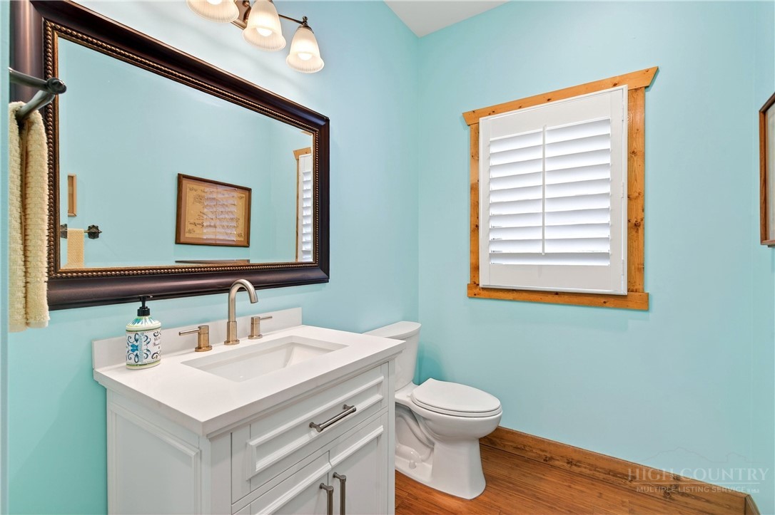 225 Henry's Glen Drive Property Photo 23