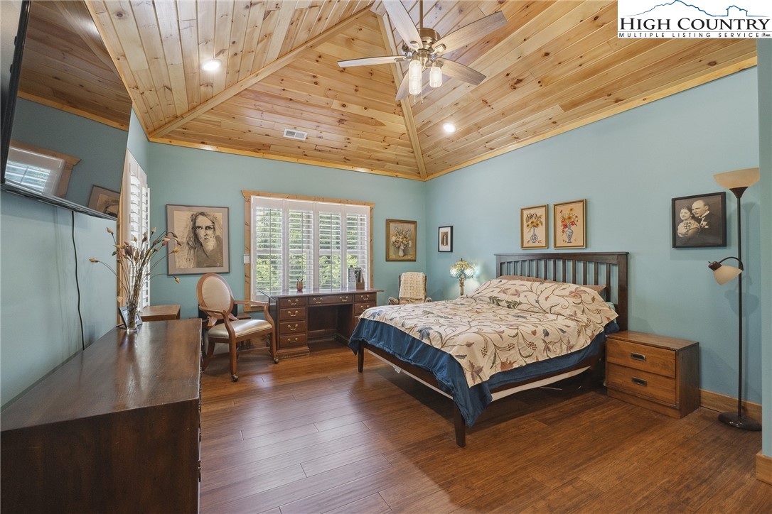 225 Henry's Glen Drive Property Photo 29
