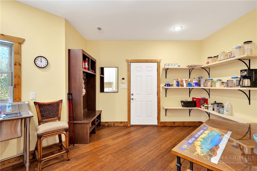 225 Henry's Glen Drive Property Photo 42